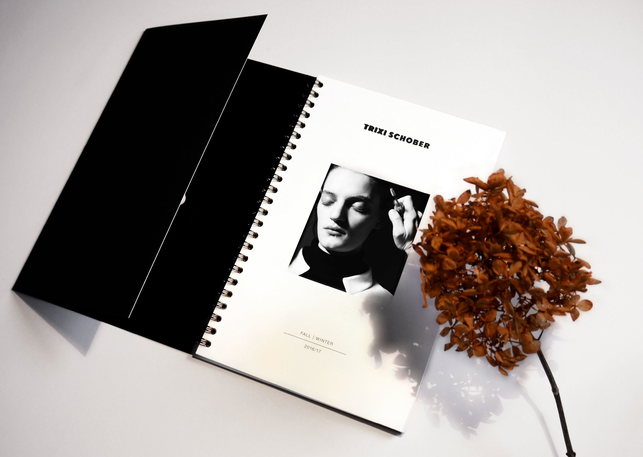 Fashion Lookbook Trixi Schober Intro